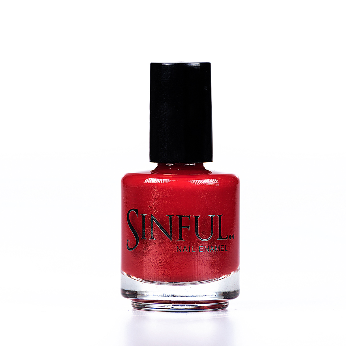 Is it lust or love with this scarlet red? Sinful always recommends applying two coats of polish to give a solid colour, then applying top coat to extend the wear-time of the polish. 15ml